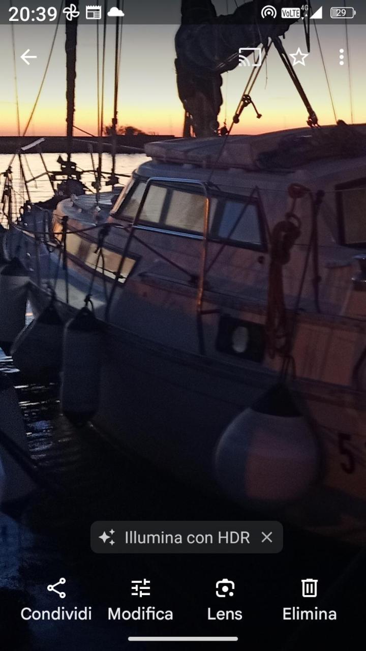 Bed & Boat Brezza Del Mare Hotel Viareggio Exterior foto